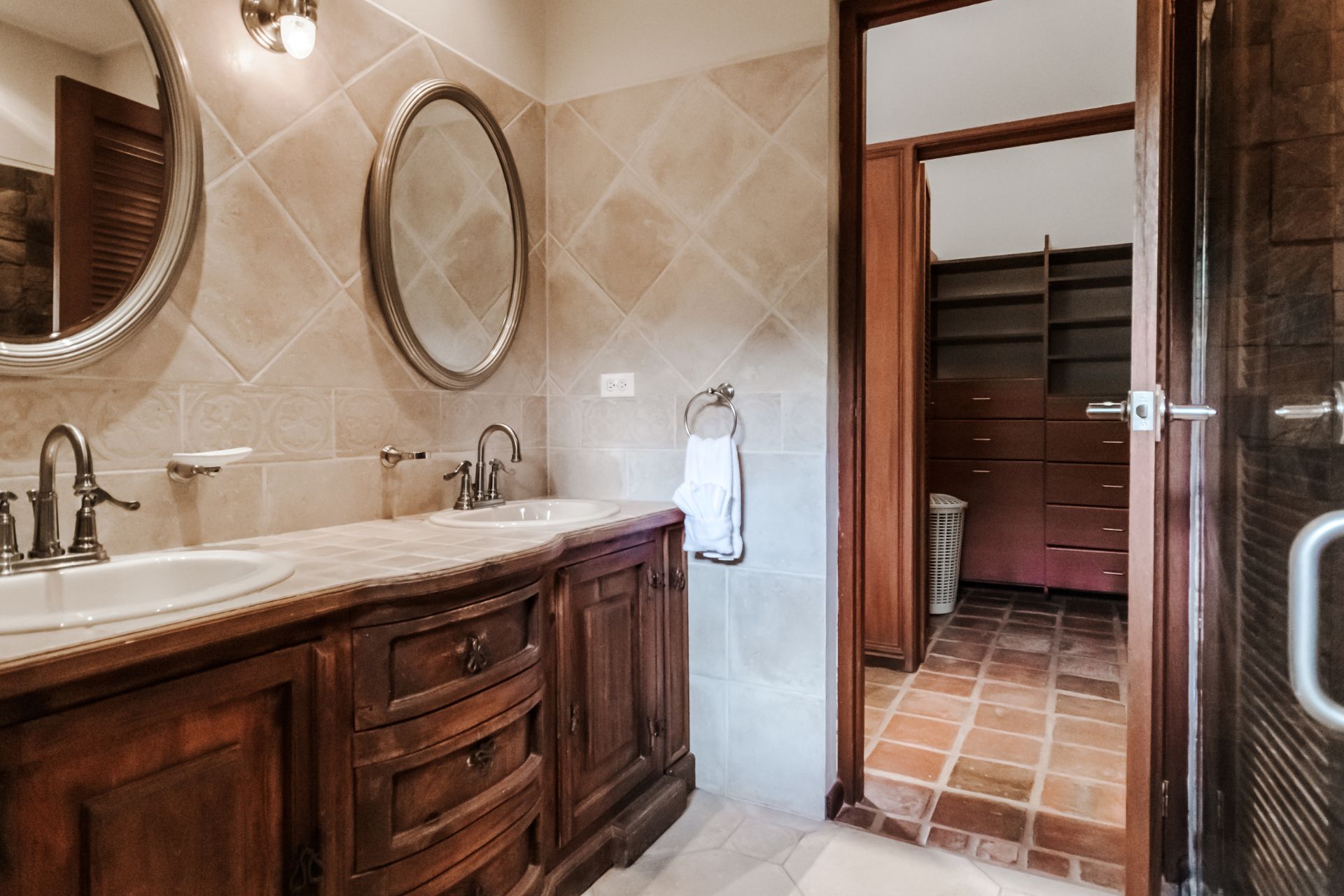 Villa 5-Bedrooms second master bathroom