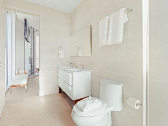 condo Reef5C second bathroom