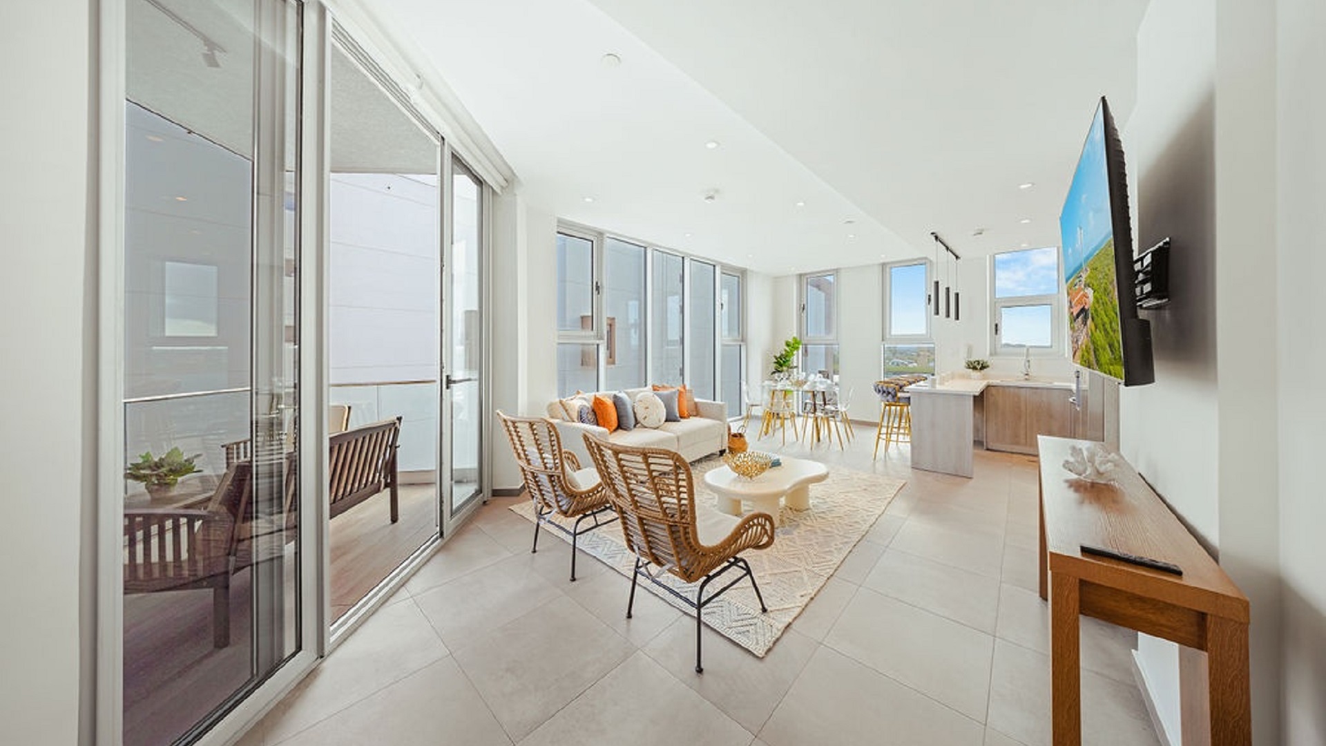 condo Reef5C living area