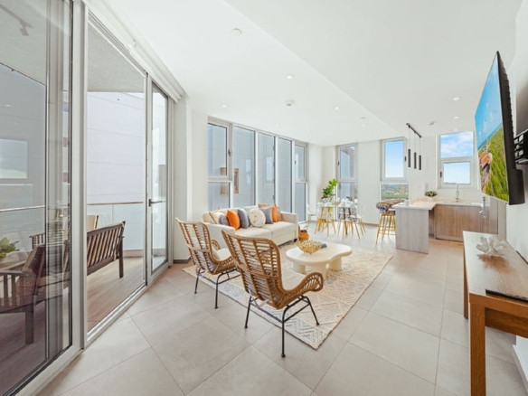 condo Reef6C living area