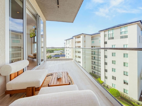 condo Reef6C balcony area