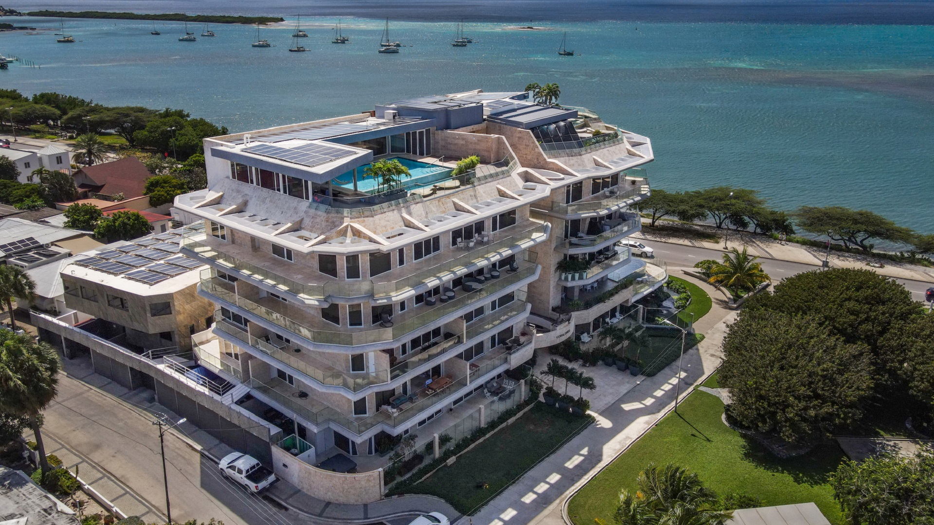 Aruba beachfront condos