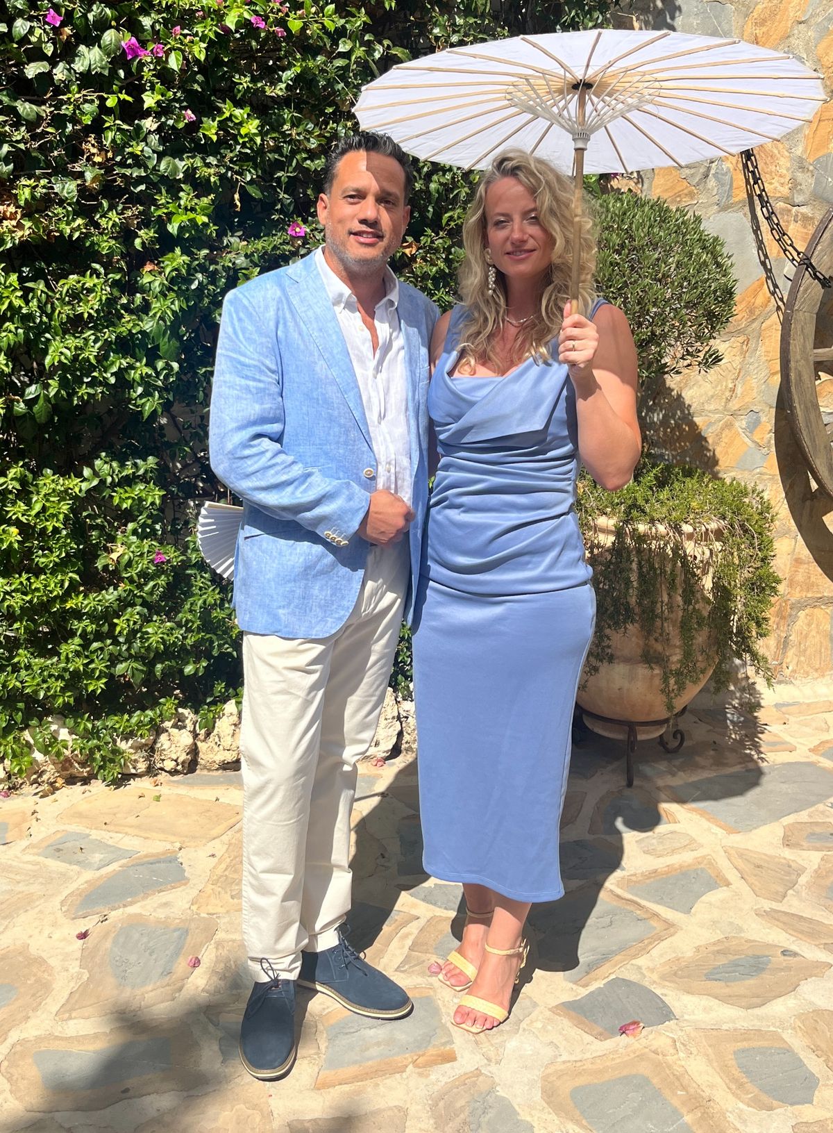 Local real estate brokers Jorge Zarraga and Bianca Heusen from JZ Realty Aruba, specializing in luxury homes, condos, and investment properties in Aruba.