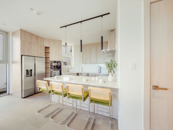 Dining area inside Reef 2B oceanfront condo Aruba
