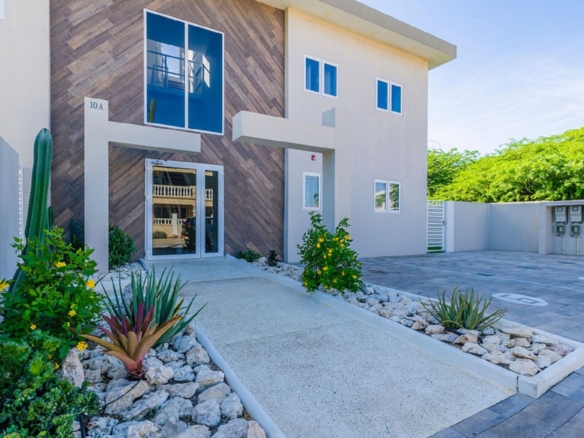 Front entrance of the Summerside 2-bedroom condo property in Rooi Santo, Aruba