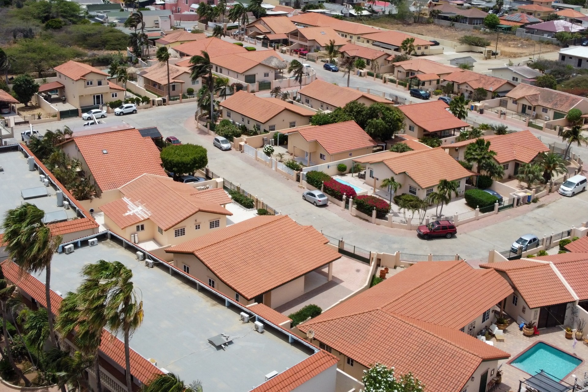 Aerial view of the residential neighborhood surrounding Tanki Leendert 123-B in Aruba.